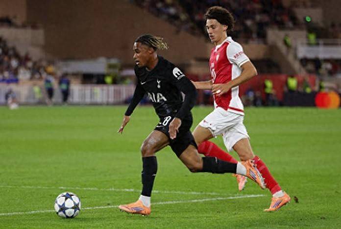 2-1!0-0!欧冠乱了,三大强队翻车,法甲第一遭绝杀,热刺拿1分